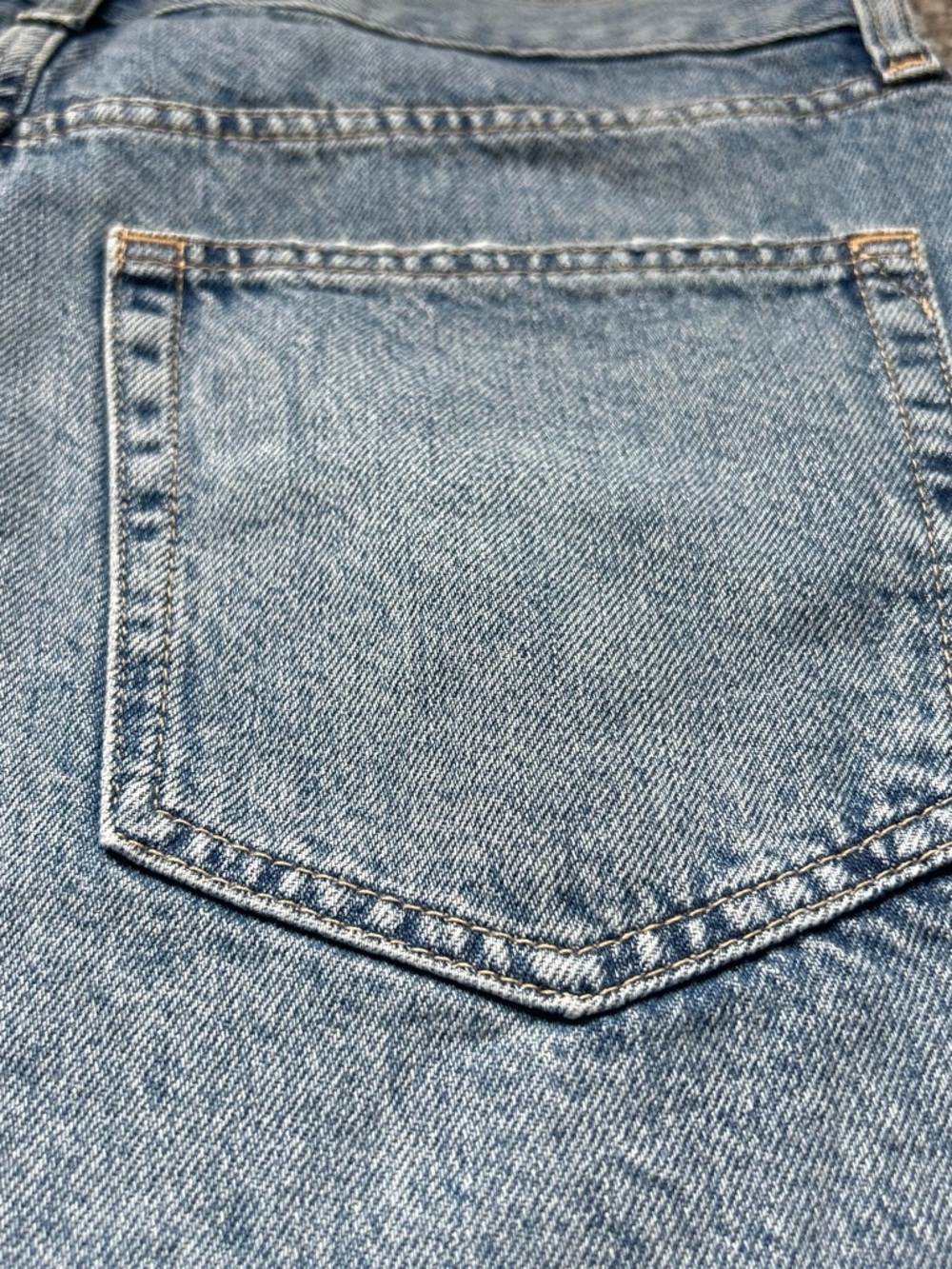 GAP Light Blue Denim 8" Loose Bermuda Mid Rise Jean Shorts - Picture 5 of 5
